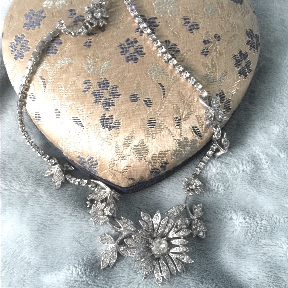 Vintage silver rhinestone necklace - Picture 2 of 8